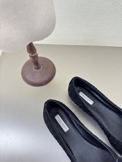BALLET FLAT IN BLACK INTRECCIATO SUEDE WITH BOW
