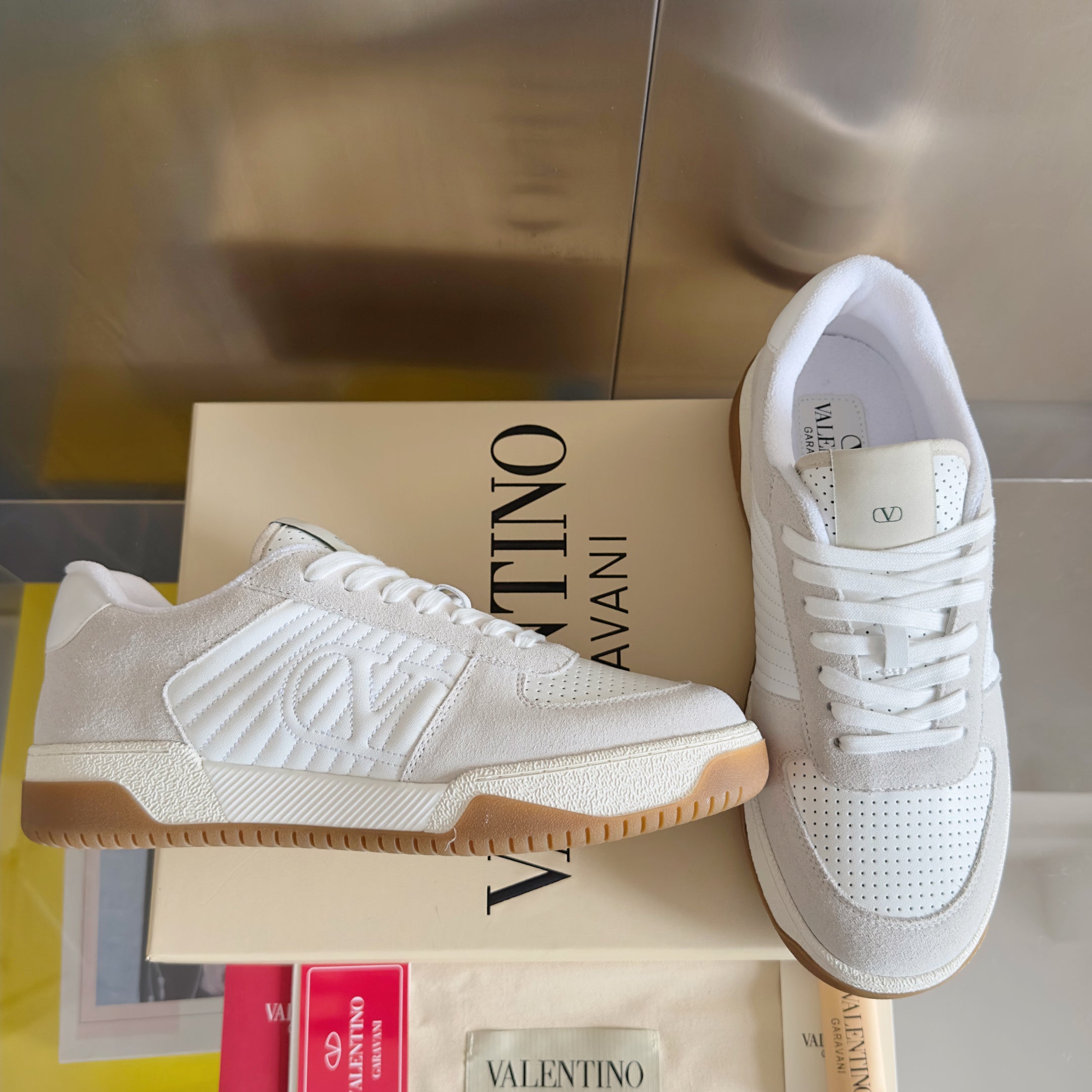 VALENTINO 25S GARAVANI FREEDOTS SNEAKERS IN BEIGE SUEDE AND WHITE LAMBSKIN