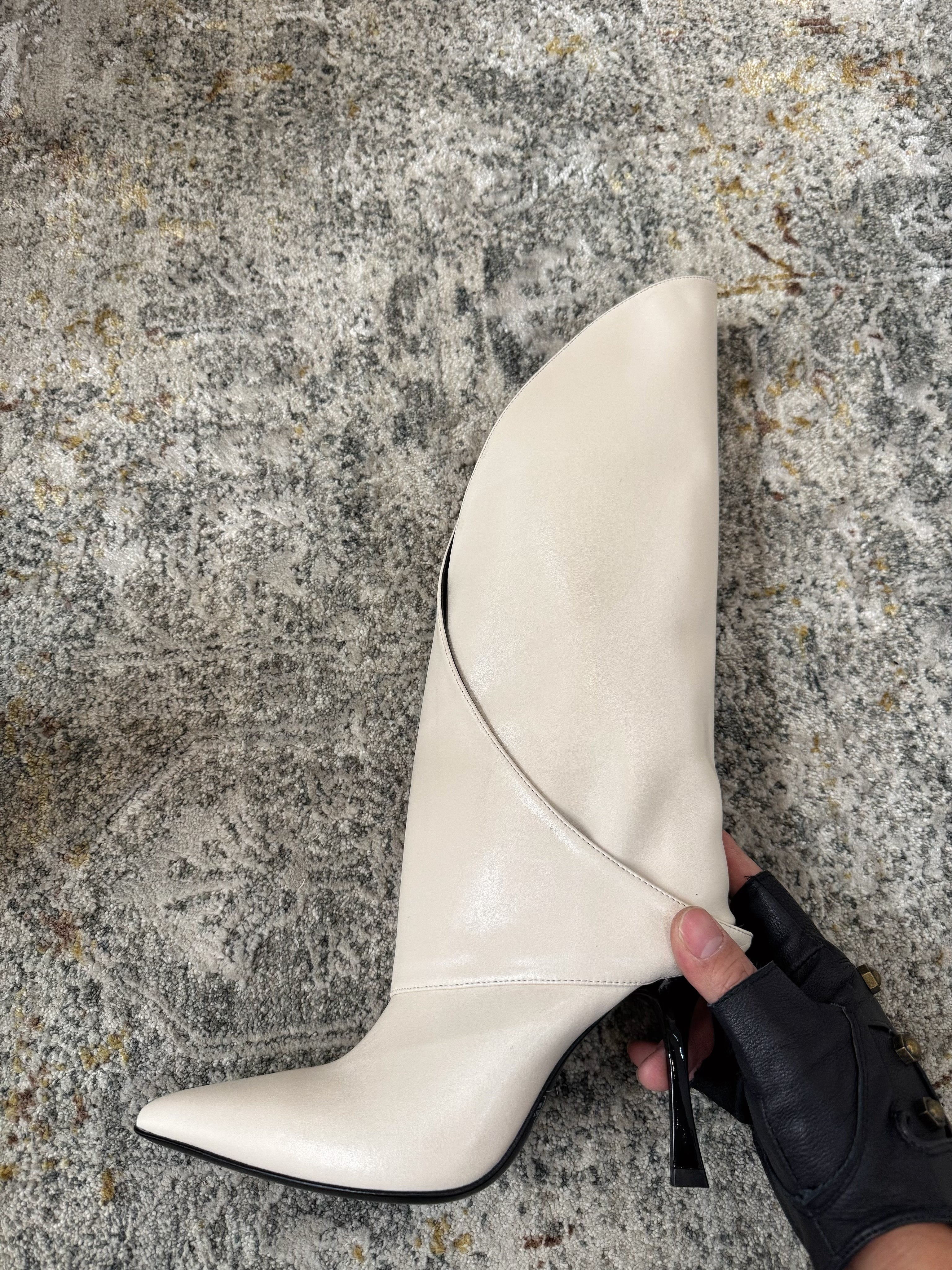 BALMAIN 26S BOOT 95 MM IN CREAM WHITE CALFSKIN