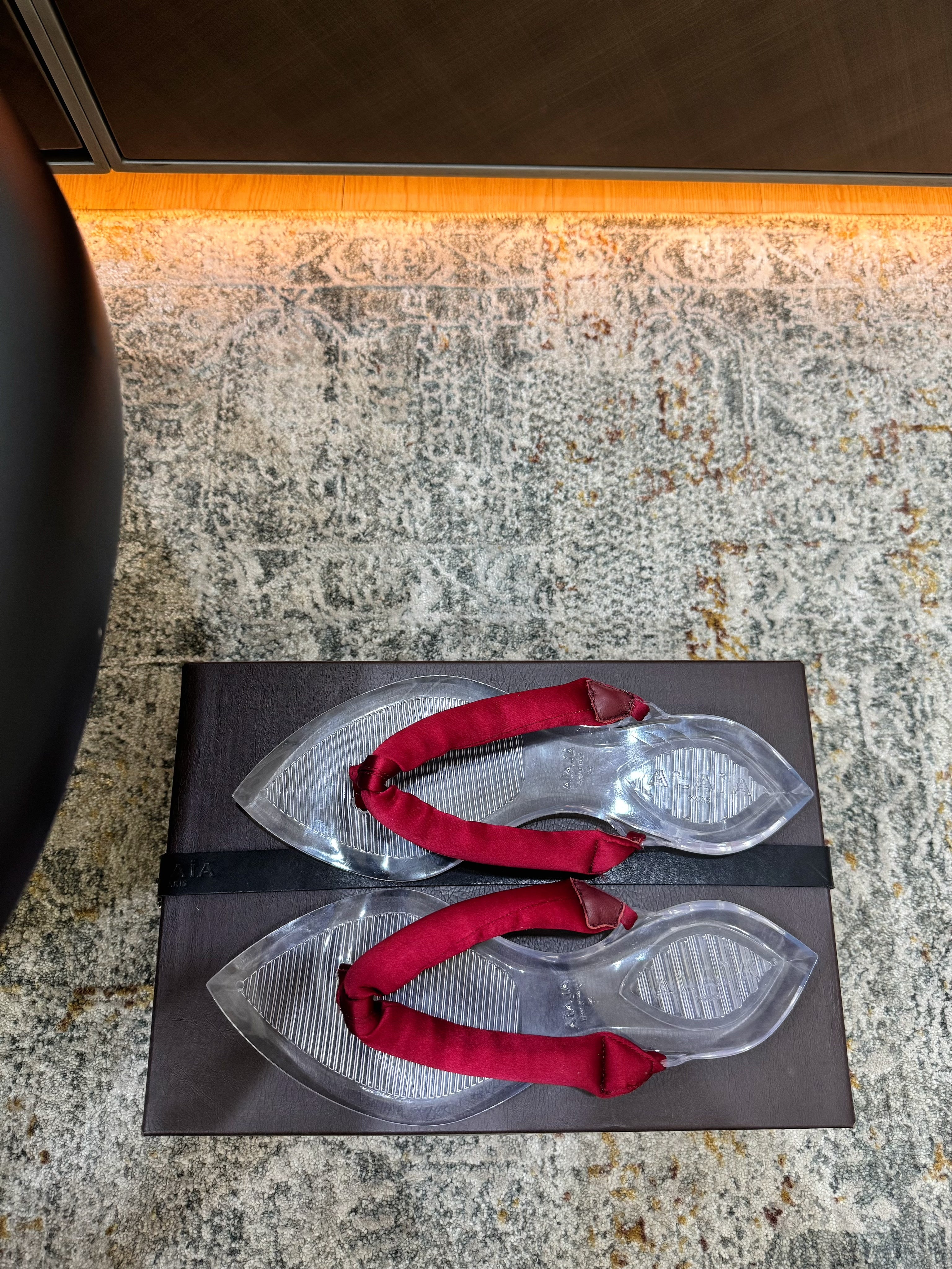 ALAIA 26S THONG SANDALS IN DARK RED SATIN AND TRANSPARENT PVC