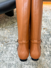 HM 26S FLAT KNEE-HIGH BOOTS IN COGNAC BROWN CALFSKIN 