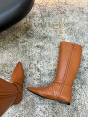 HM 26S FLAT KNEE-HIGH BOOTS IN COGNAC BROWN CALFSKIN 