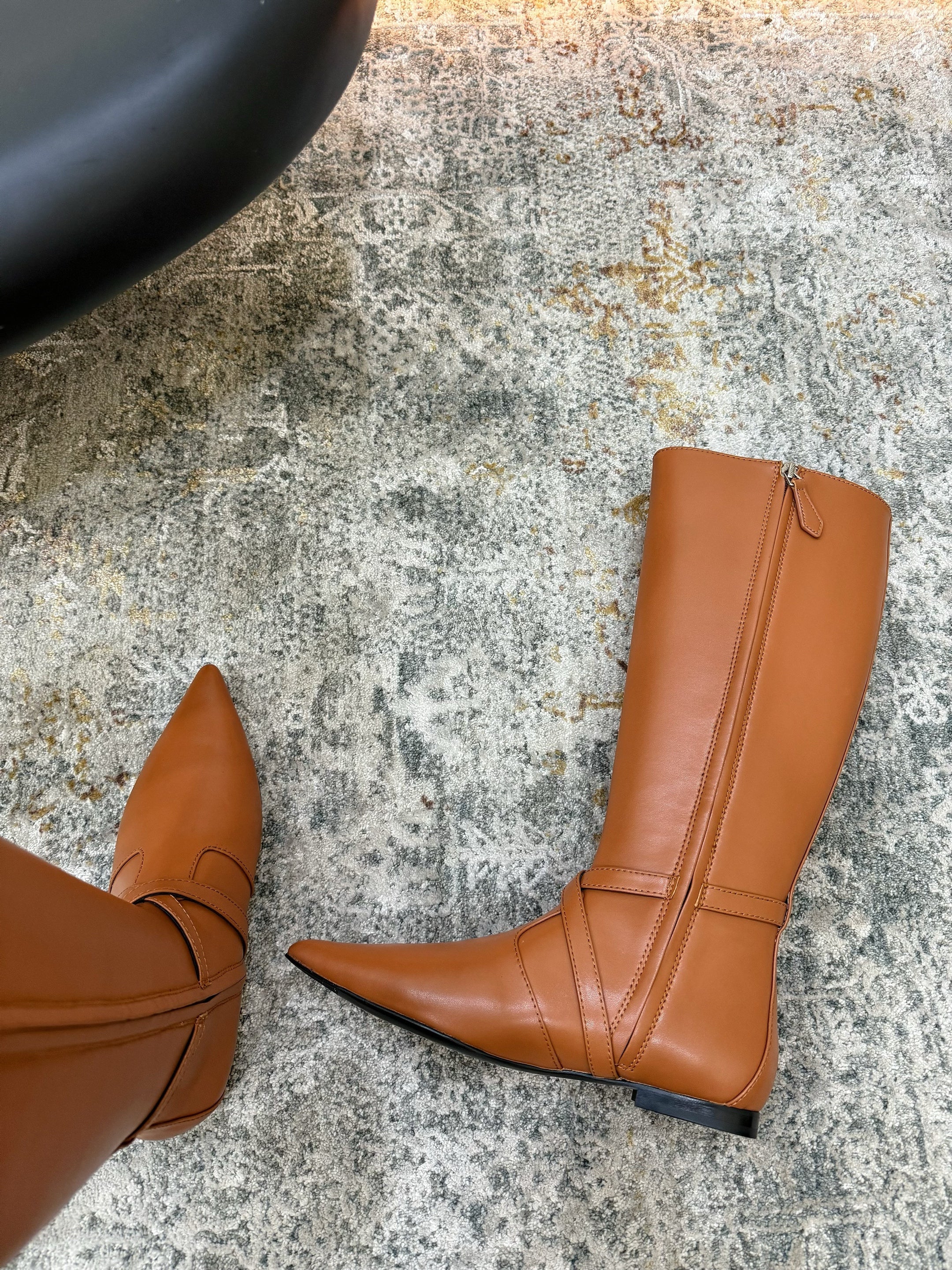 HM 26S FLAT KNEE-HIGH BOOTS IN COGNAC BROWN CALFSKIN 