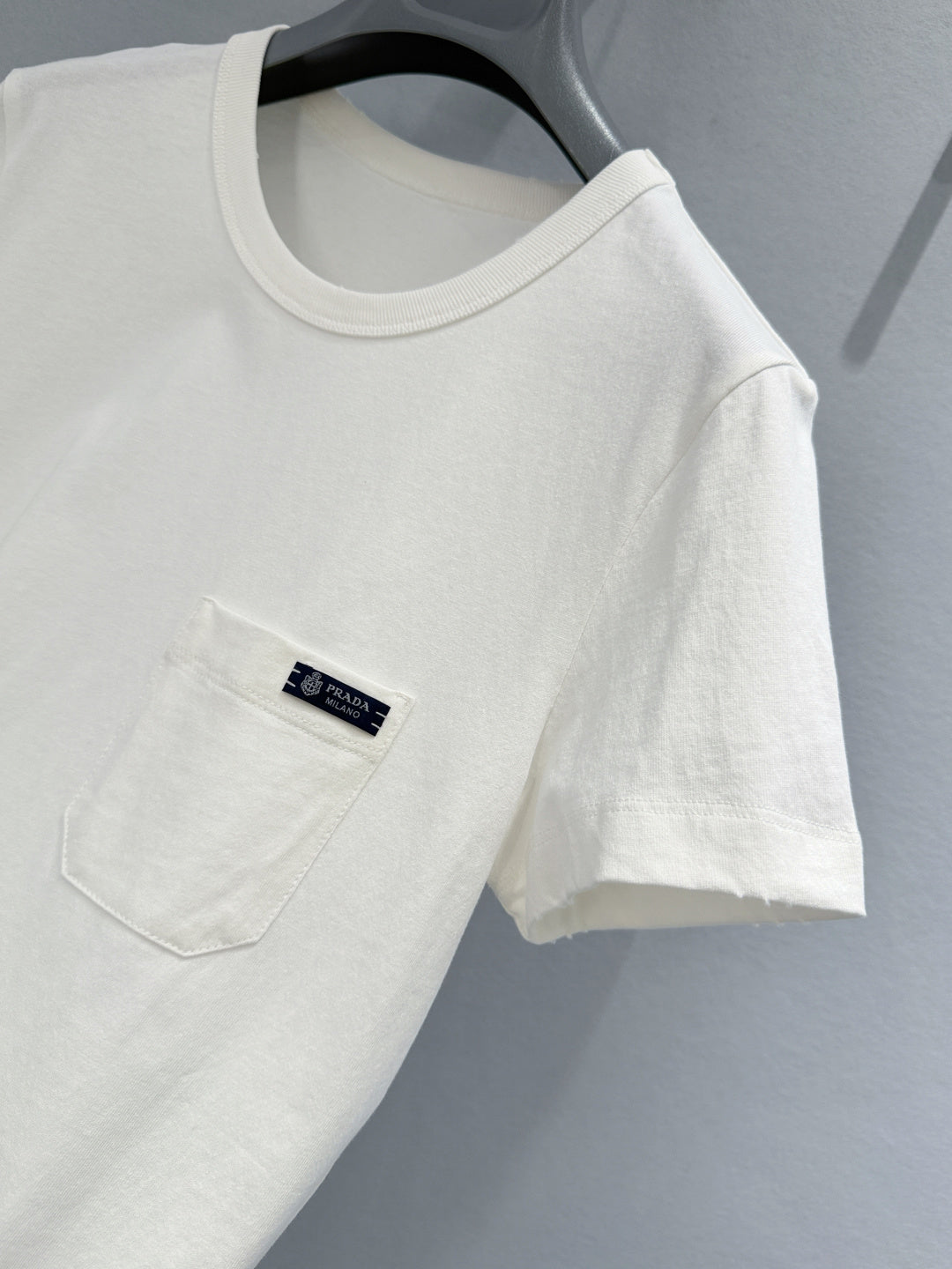 PRADA 26S T-SHIRT STYLE 900