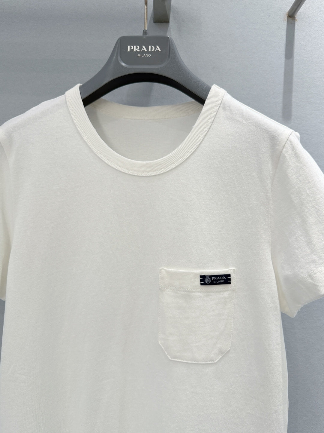 PRADA 26S T-SHIRT STYLE 900