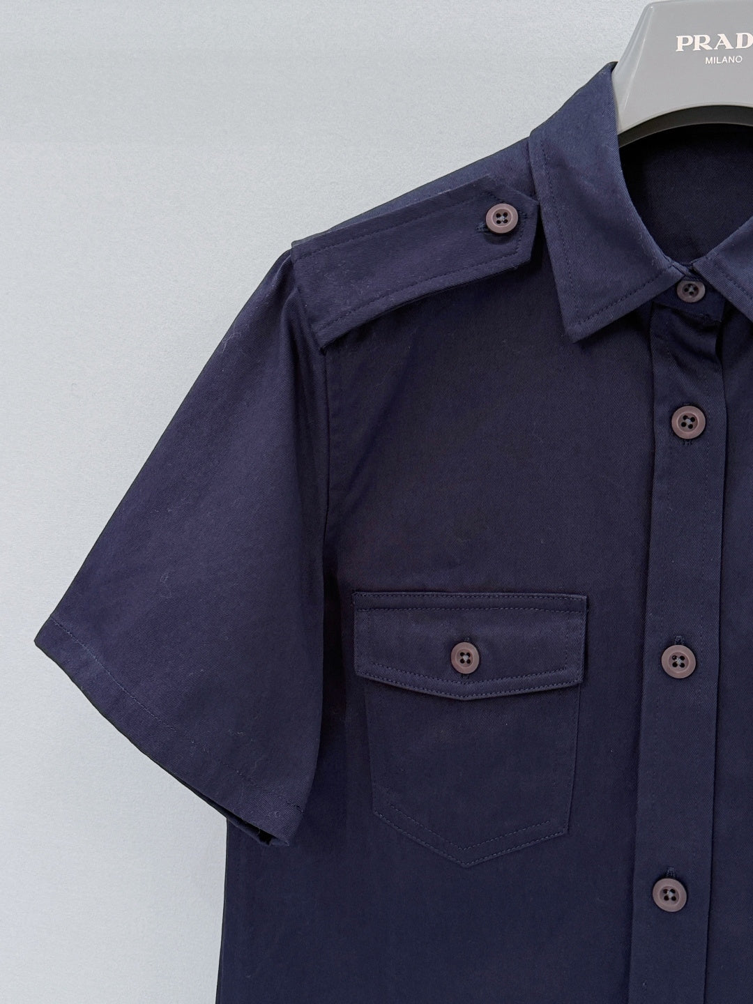 PRADA 26S SHORT-SLEEVE SHIRT STYLE 883
