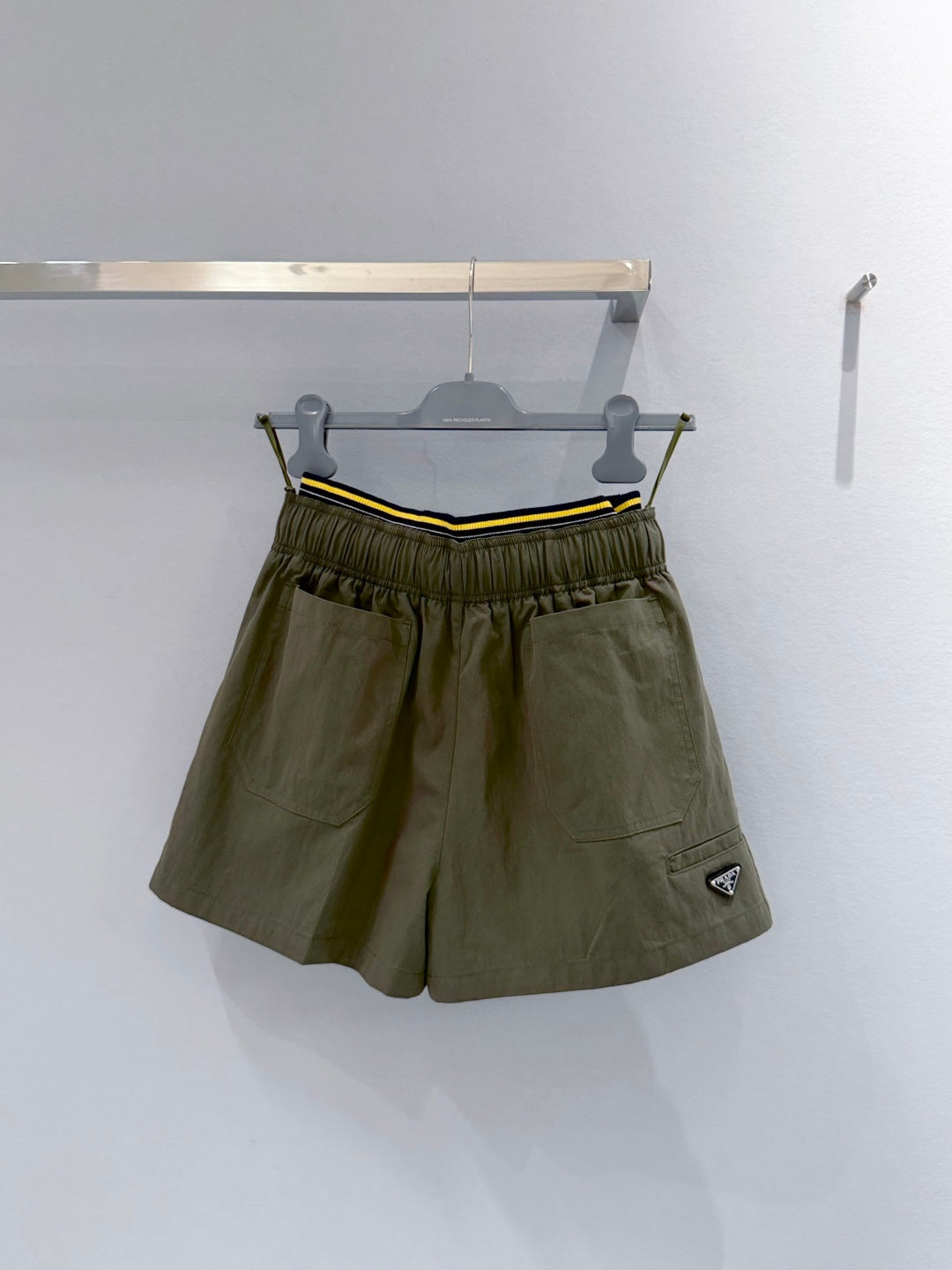 PRADA 26S SHORTS STYLE 860