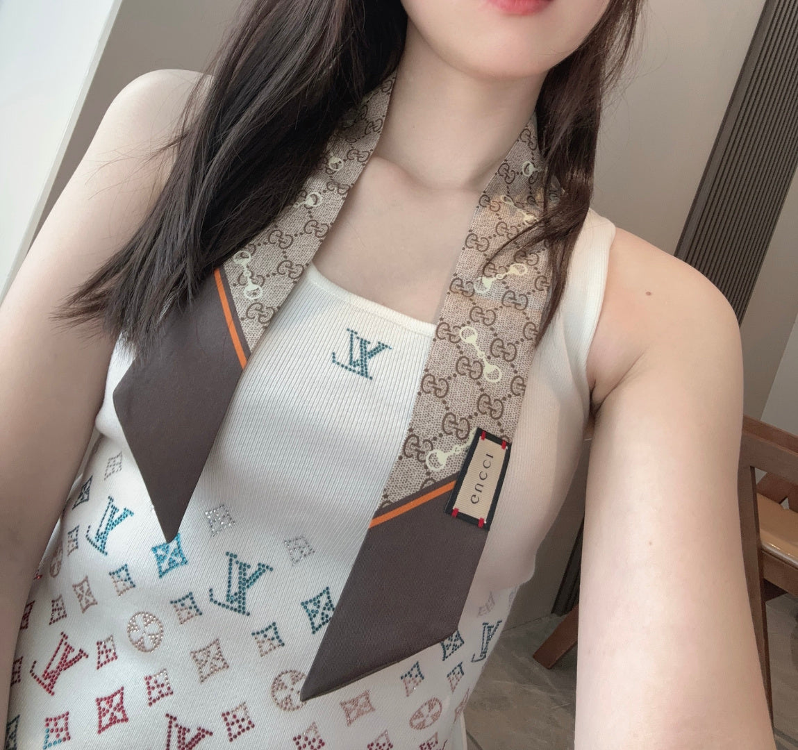 GUCCI 26S SCARF 90 IN SILK 305870