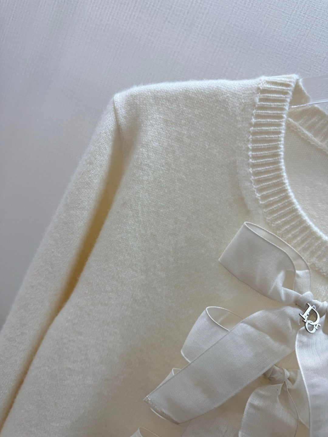 DIOR 26S BOW-TIE ROUND-NECK KNIT SWEATER 1385