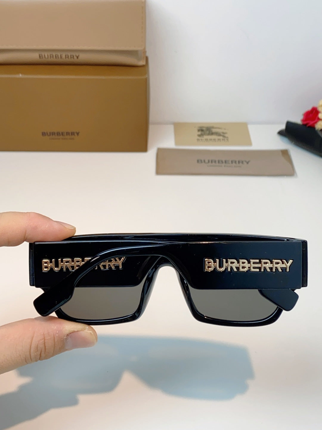 BURBERRY 26S OVERSIZED SQUARE FRAME IN ACETATE 411825