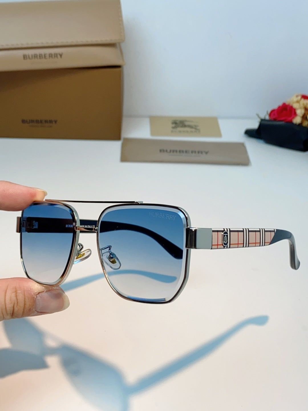BURBERRY 26S RECTANGULAR FRAME IN METAL 419056