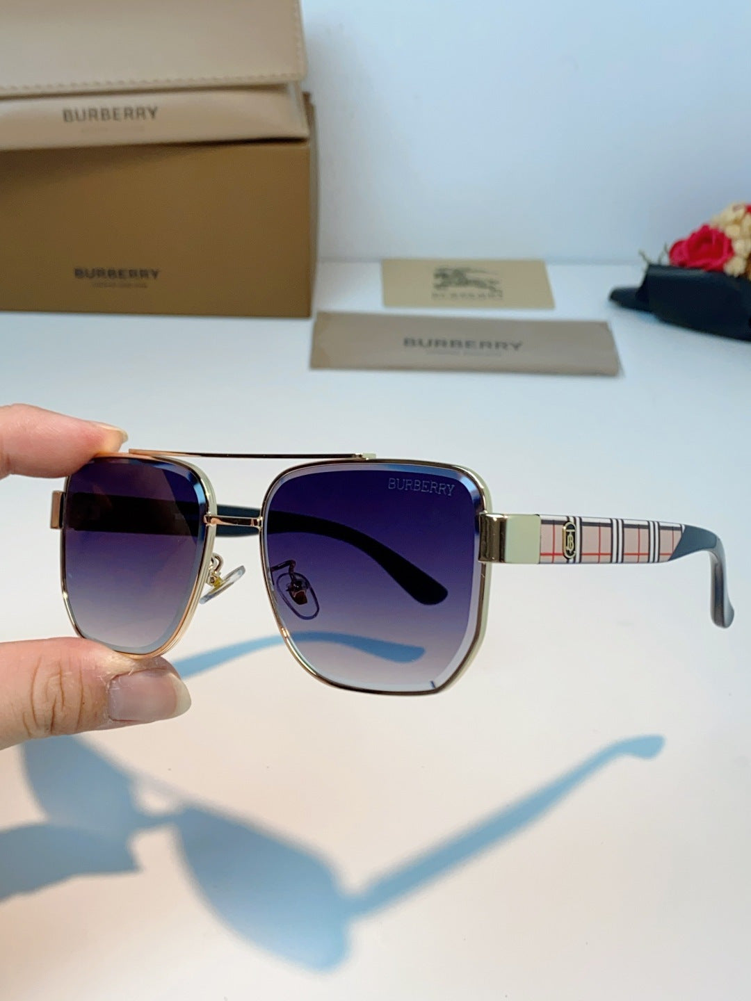 BURBERRY 26S RECTANGULAR FRAME IN METAL 419058