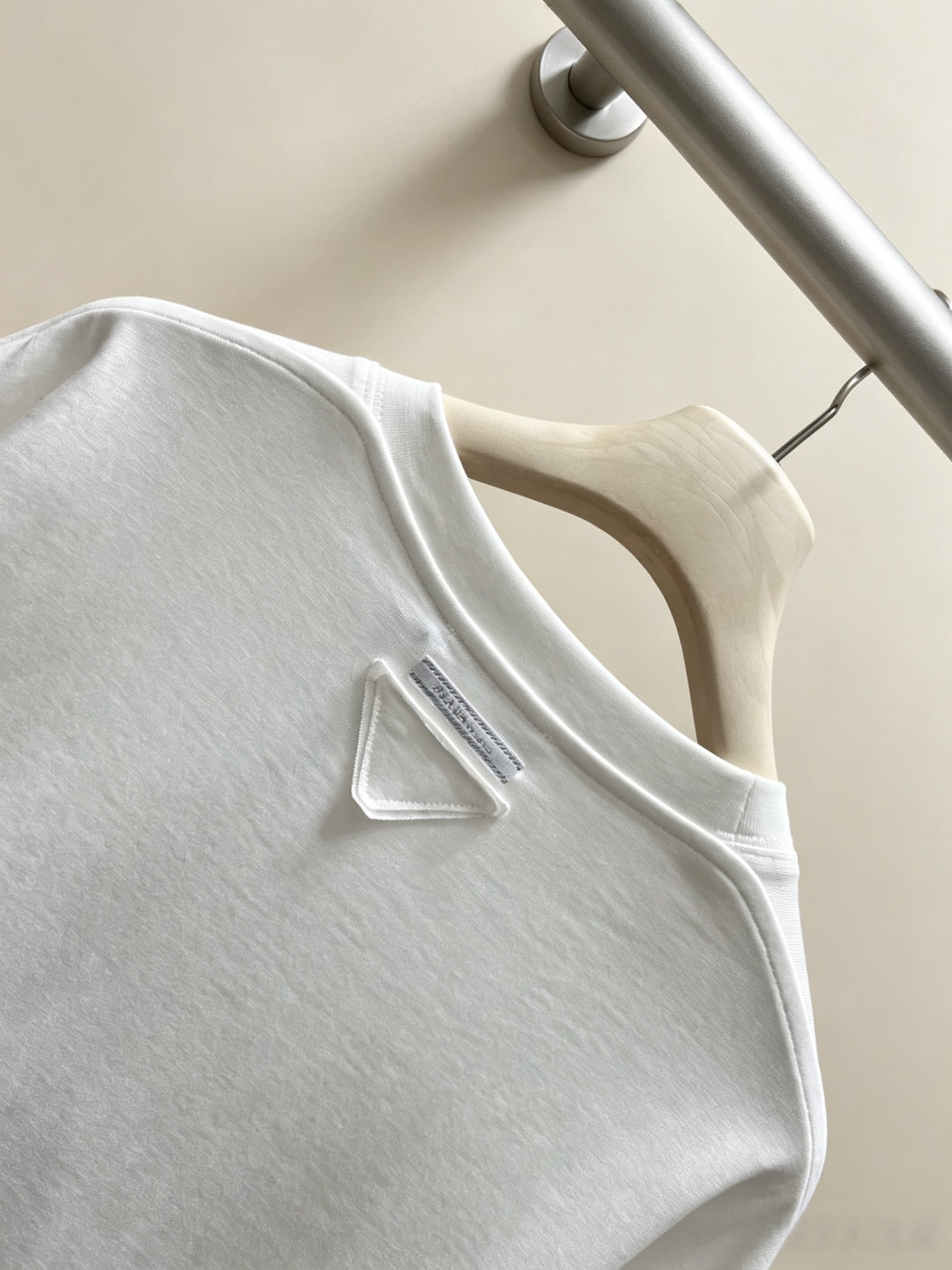 PRADA 26S SHORT-SLEEVE T-SHIRT 1162