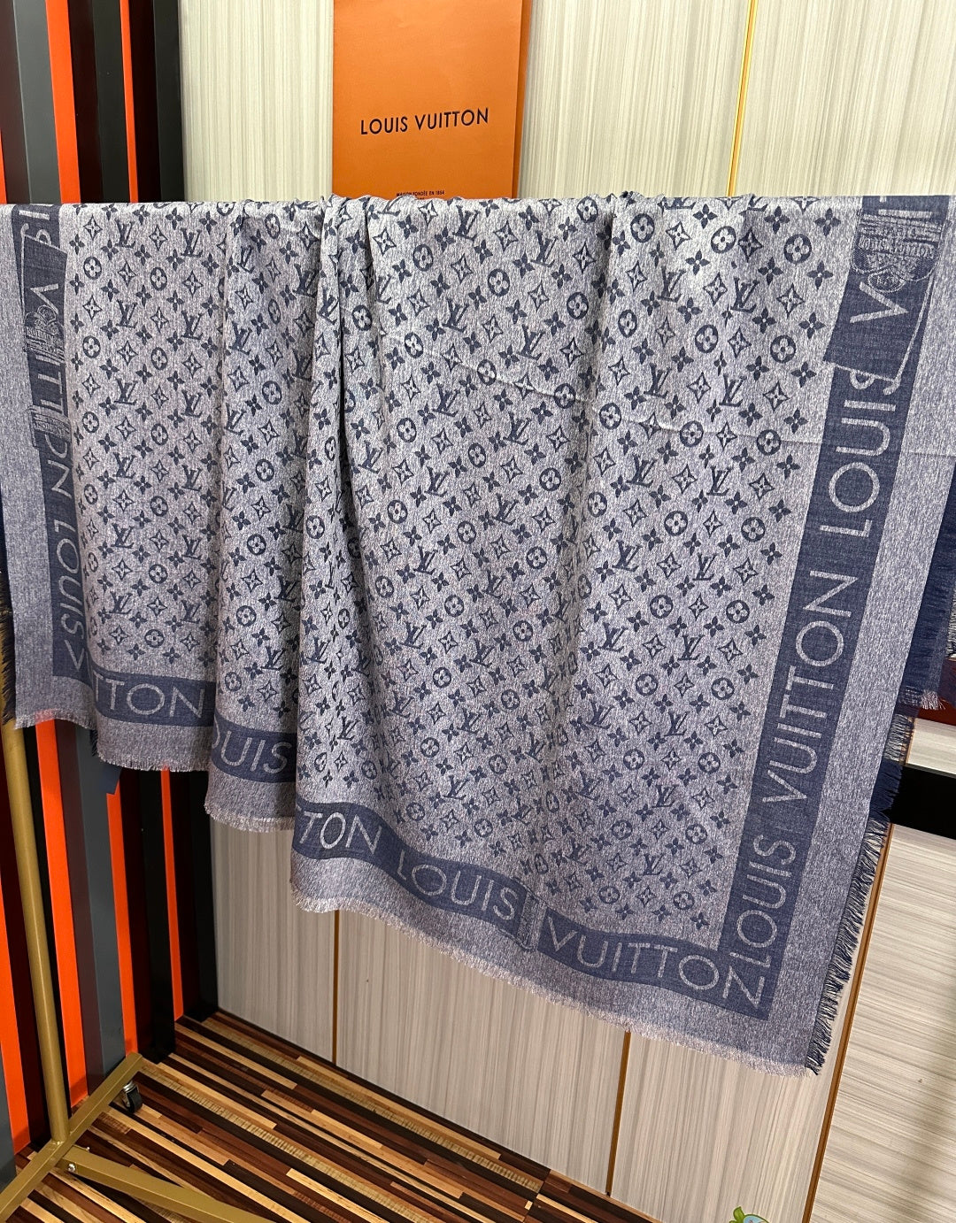 LV 26S SCARF 140 IN CASHMERE AND SILK 315195