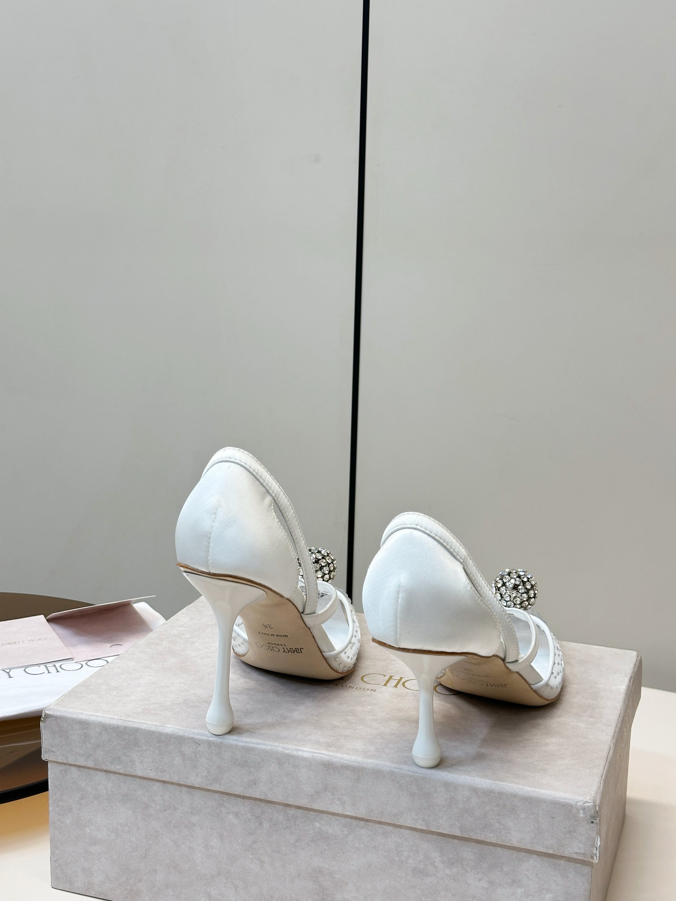 JIMMY CHOO 26S POINTED-TOE HIGH HEELS IN WHITE CRYSTAL EMBELLISHMENT