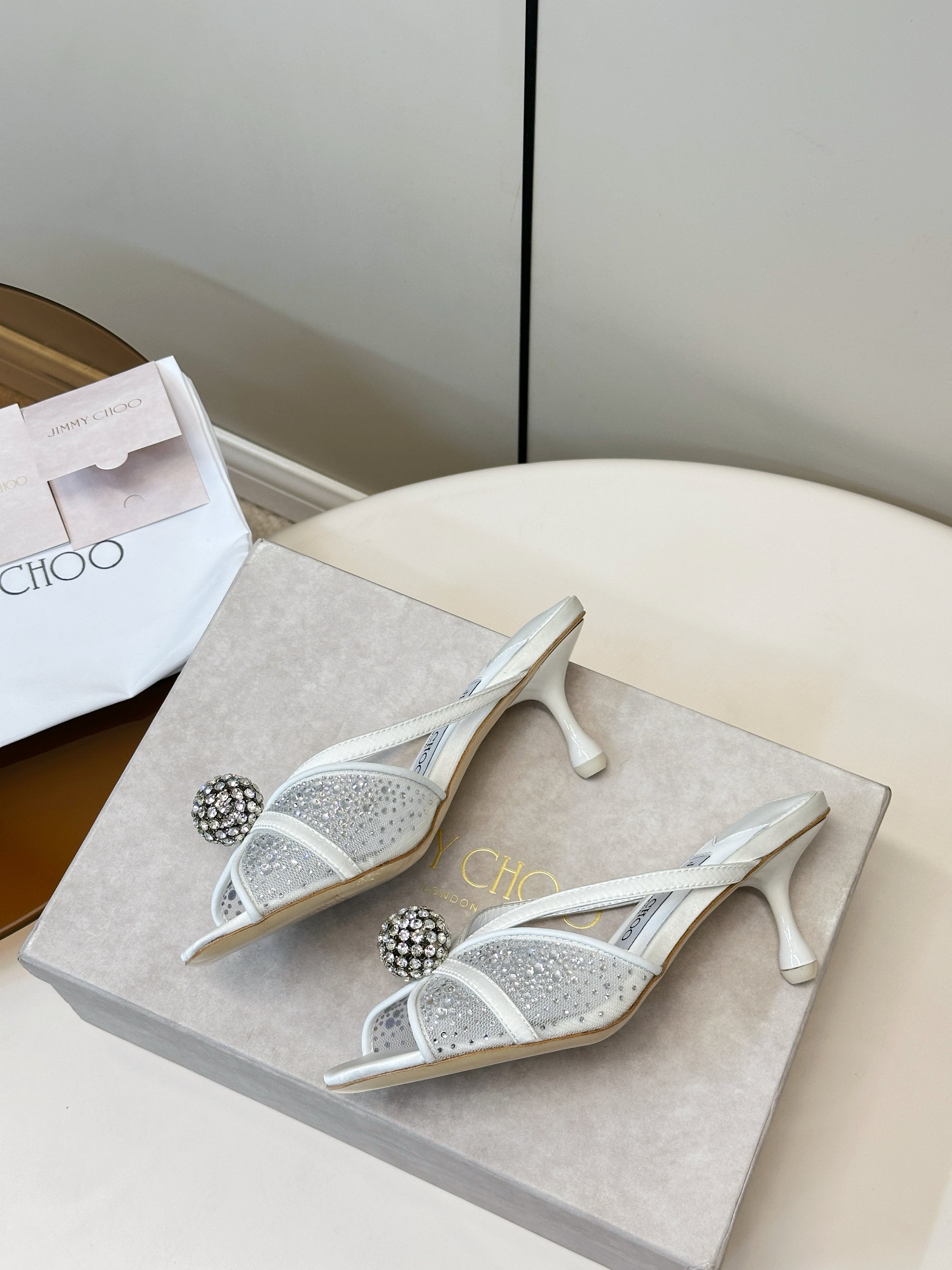 JIMMY CHOO 26S SACORA MULE 80 MM IN WHITE CRYSTAL EMBELLISHMENT