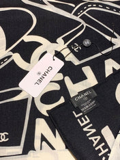 CHANEL 25S SCARF 135 IN CASHMERE 991693
