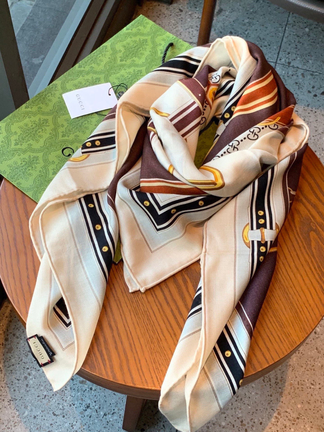 GUCCI 26S SCARF 140 IN CASHMERE AND SILK 290756