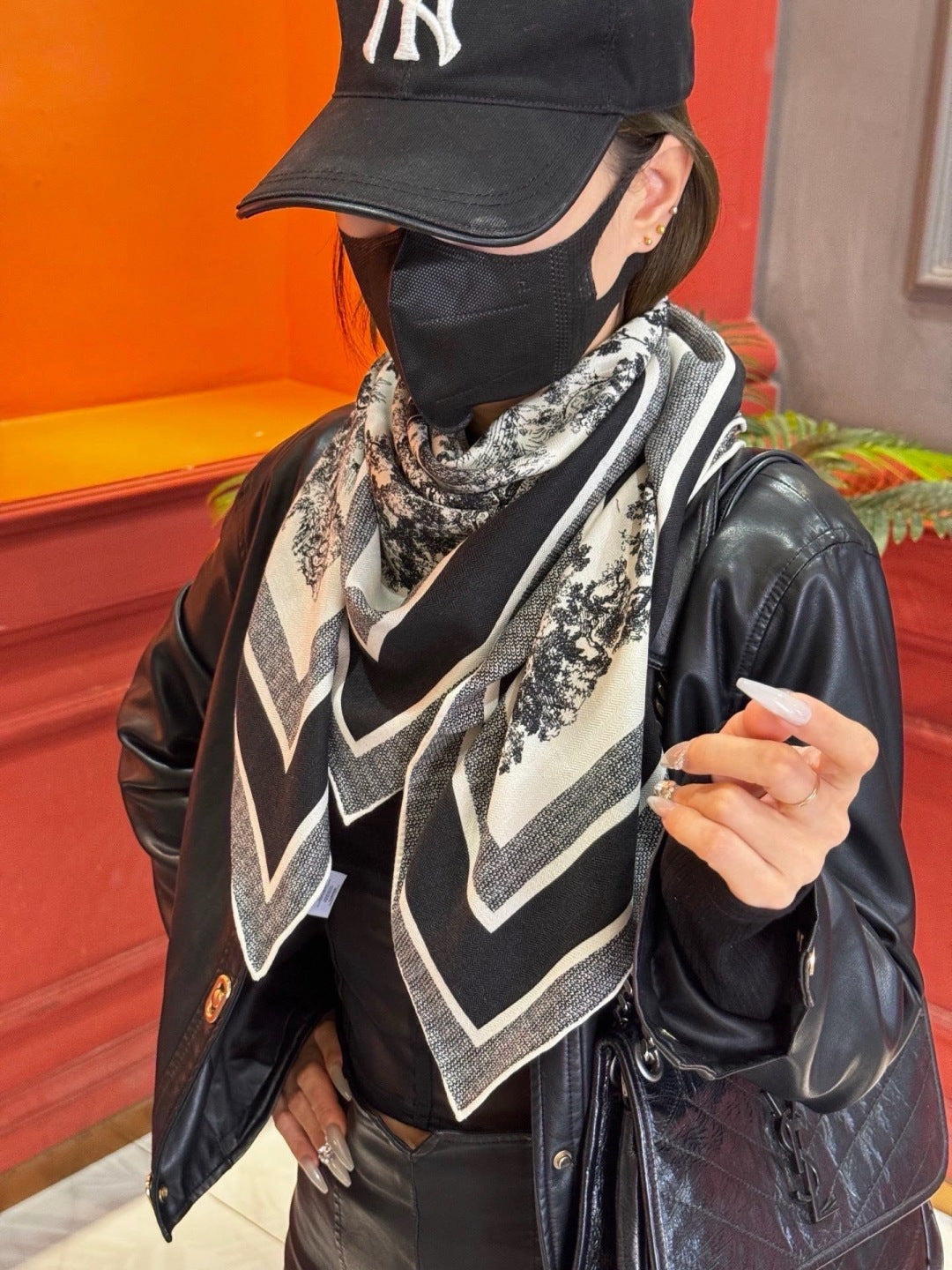 DIOR 26S SCARF 110CM IN WOOL & CASHMERE 300235