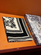 DIOR 26S SCARF 110CM IN WOOL & CASHMERE 300235