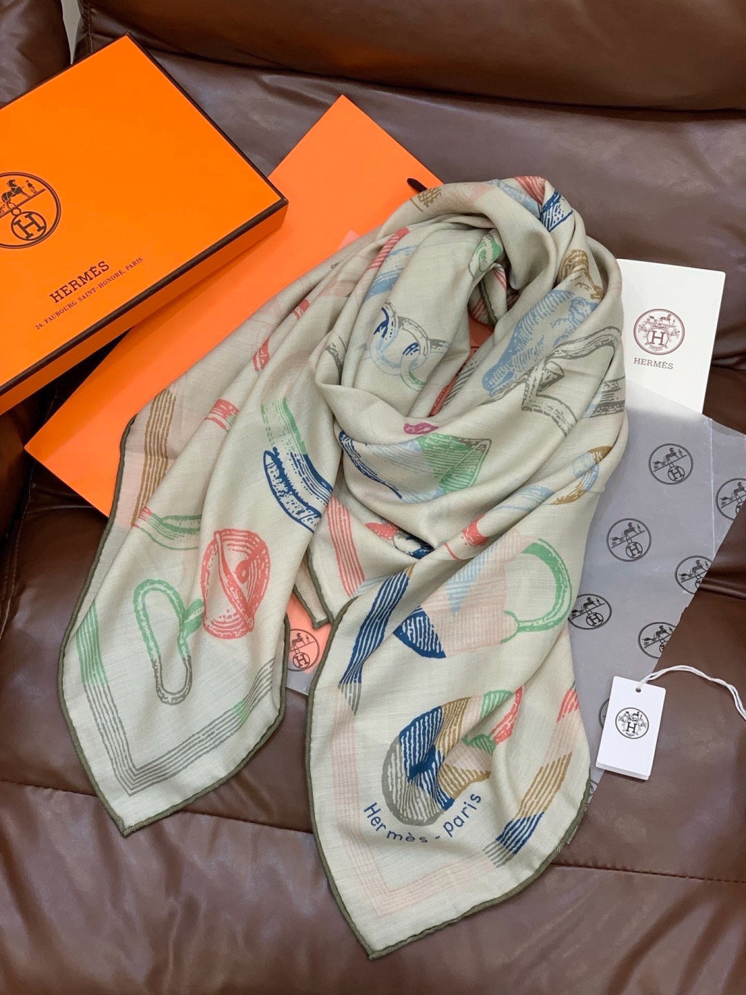 HERMES 26S SCARF 140 IN CASHMERE AND SILK 303156
