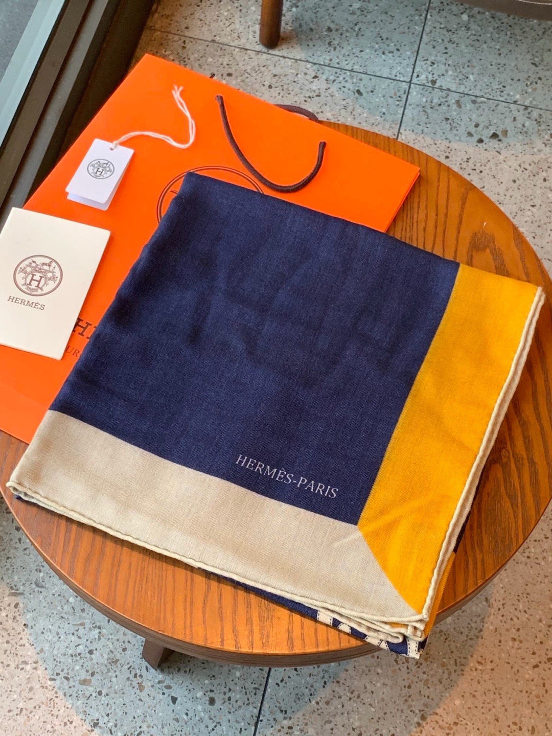 HERMES 26S SCARF 140 IN CASHMERE AND SILK 304242