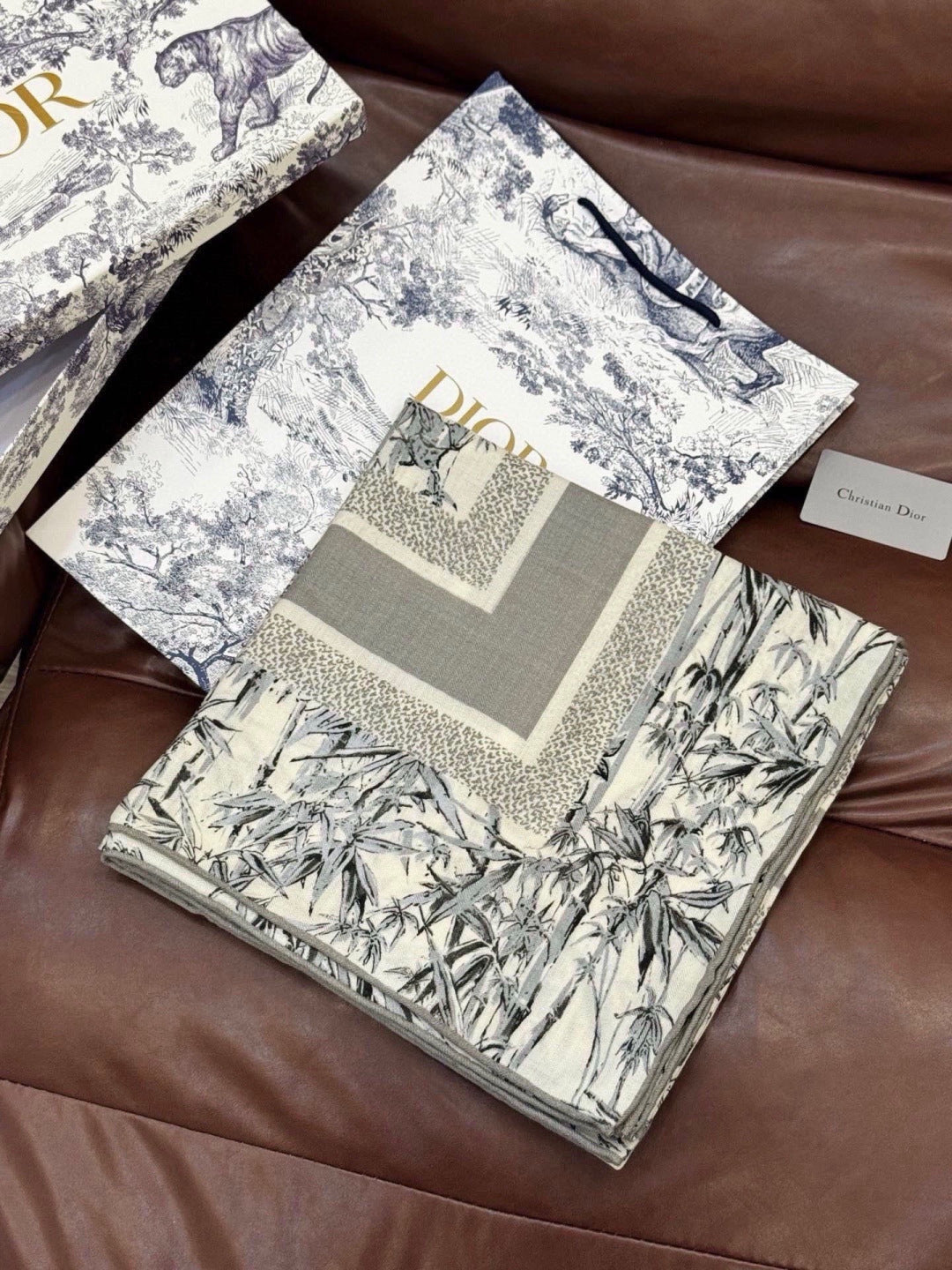 DIOR 26S SCARF 140CM IN CASHMERE SILK 304677