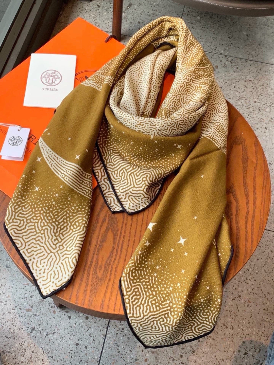HERMES 26S SCARF 140 IN CASHMERE AND SILK 304679