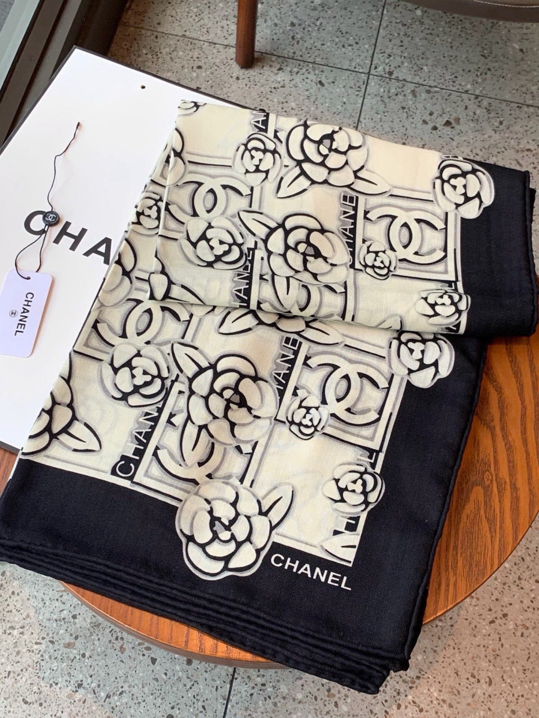 CHANEL 26S SCARF 140 IN CASHMERE AND SILK 309374