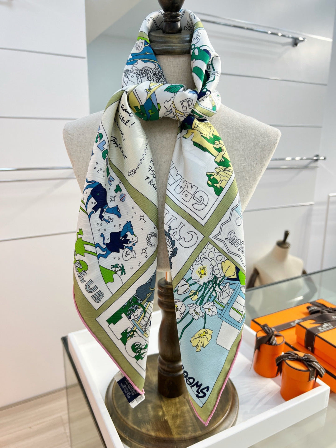 HERMES 26S PRINTED SQUARE SCARF 88 IN SILK 309944