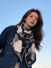 CHANEL 26S SCARF 140 IN SILK 311982