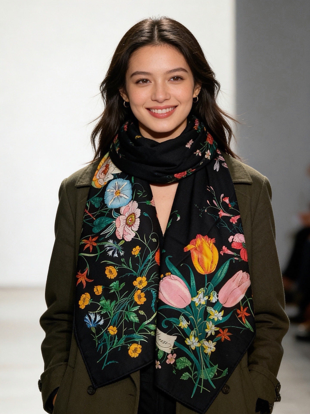 GUCCI 26S SCARF 140 IN CASHMERE AND SILK 311984