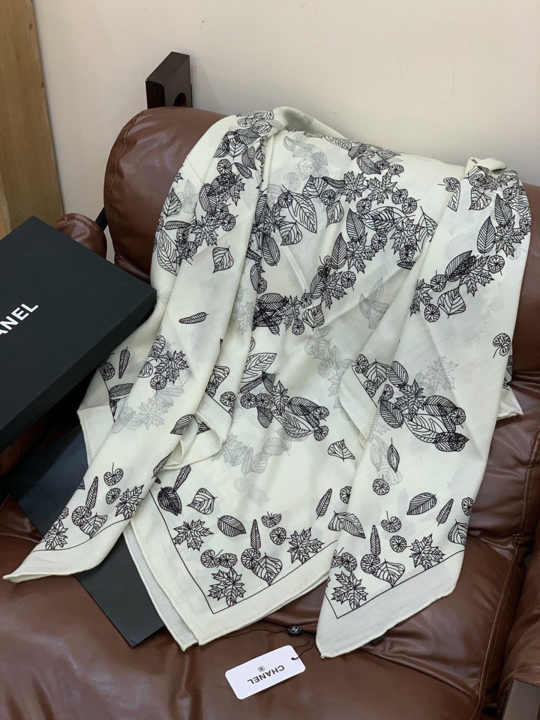 CHANEL 26S SCARF 135 IN SILK AND CASHMERE 313313