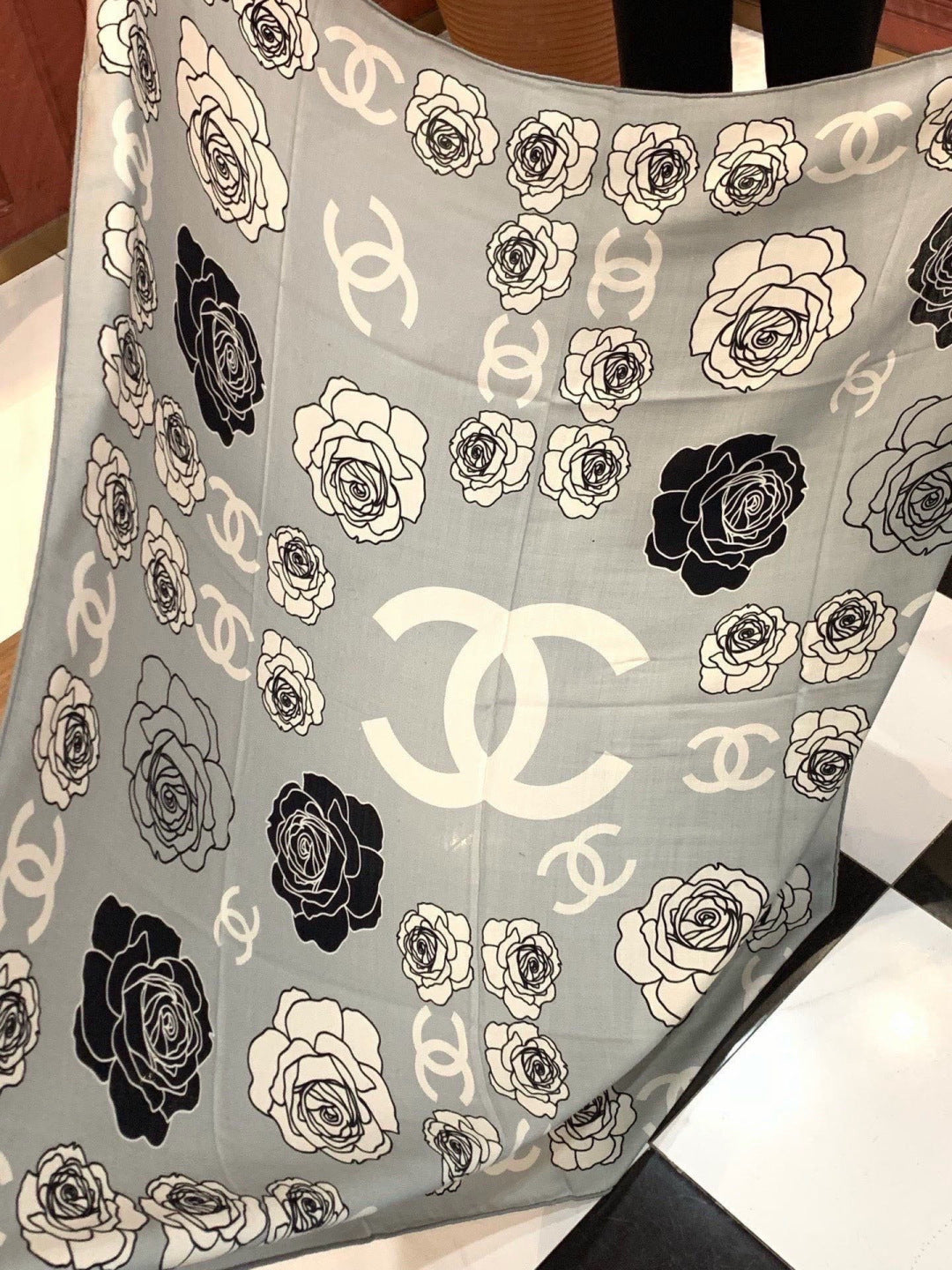 CHANEL 26S SCARF 140 IN SILK AND CASHMERE 313318