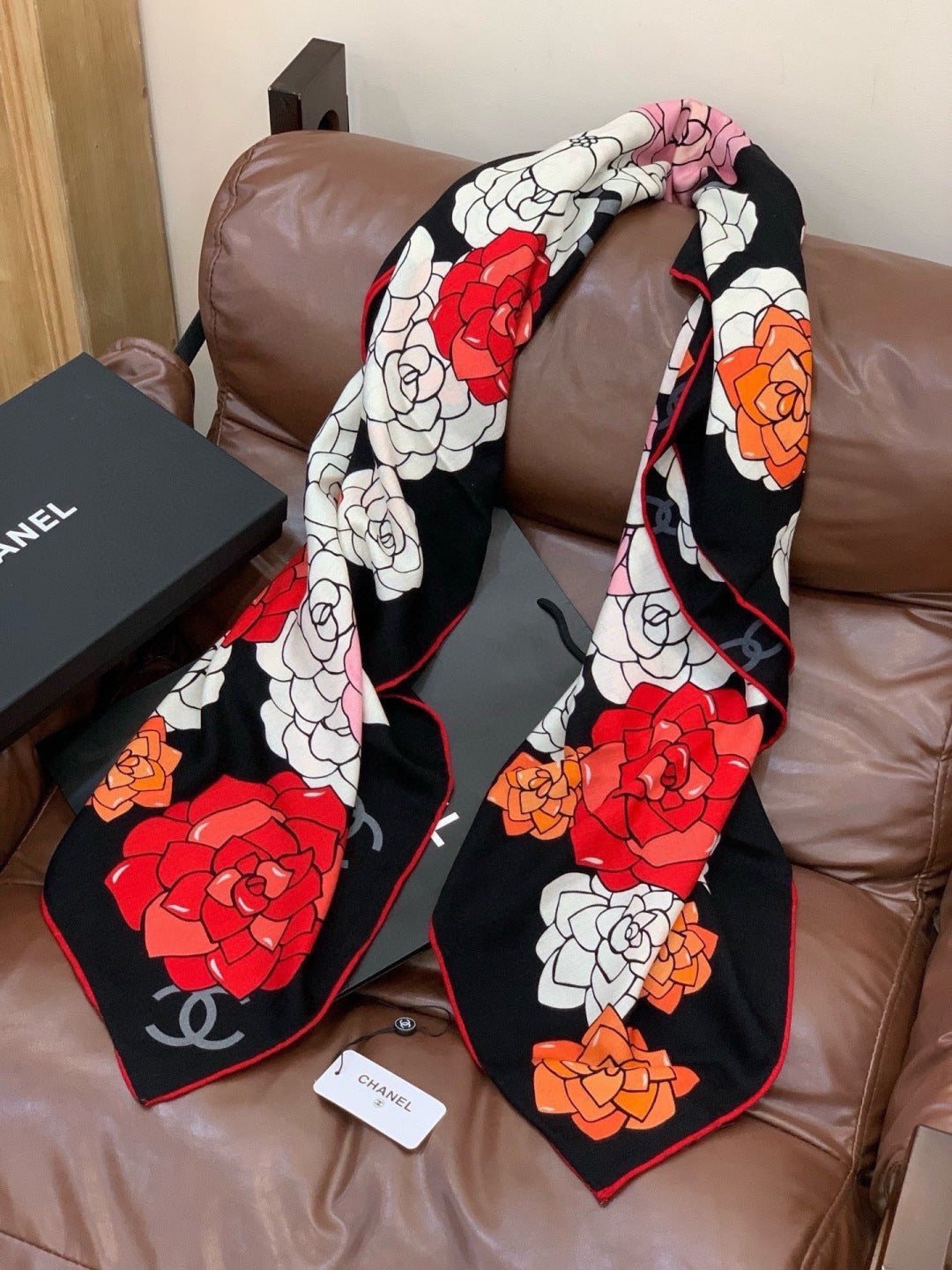 CHANEL 26S SCARF 140 IN SILK AND CASHMERE 313350