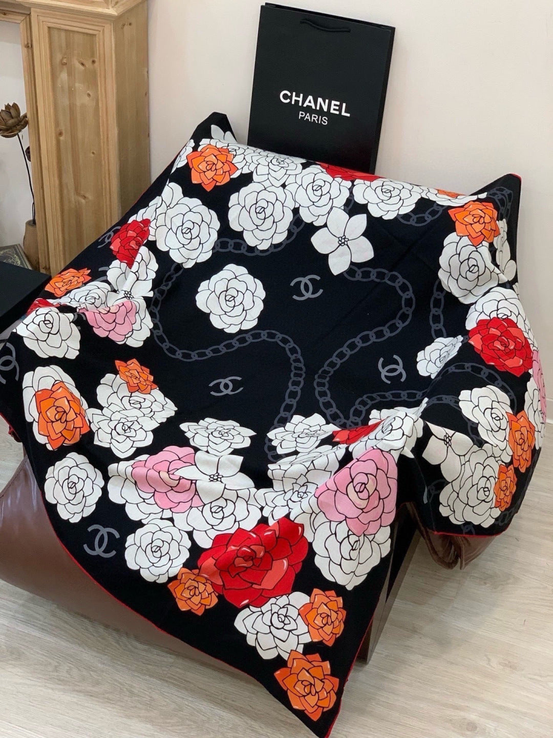 CHANEL 26S SCARF 140 IN SILK AND CASHMERE 313350