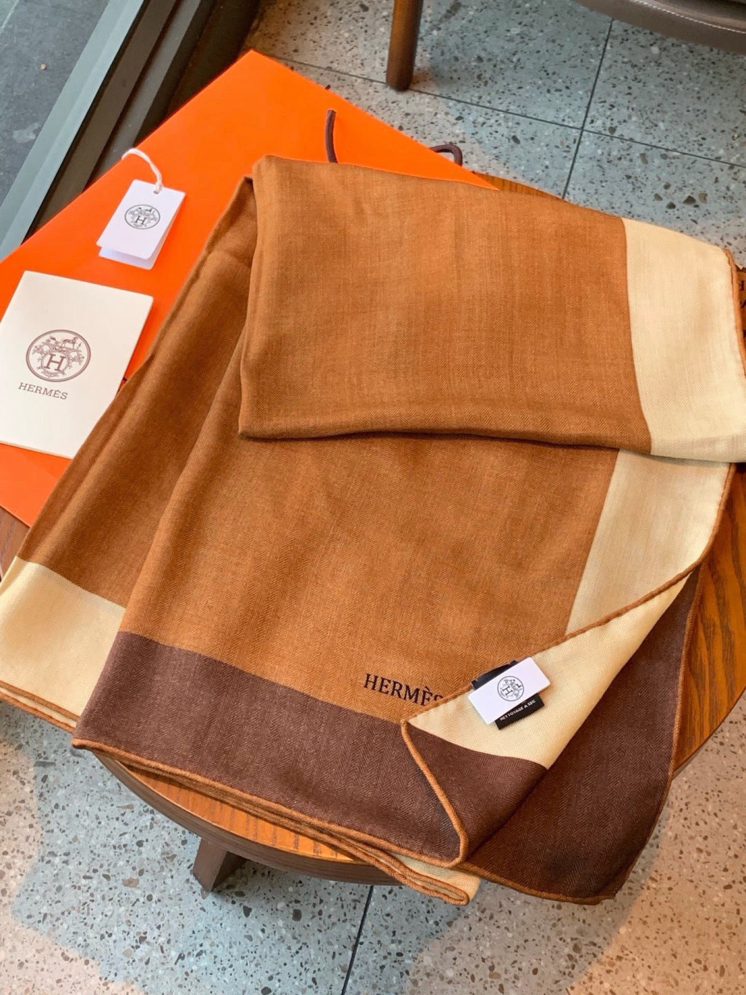 HERMES 26S SCARF 140 IN SILK AND CASHMERE 496037