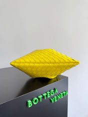 BOTTEGA VENETA 25S DUSTBAG MEDIUM 32 IN LEMON YELLOW CALFSKIN