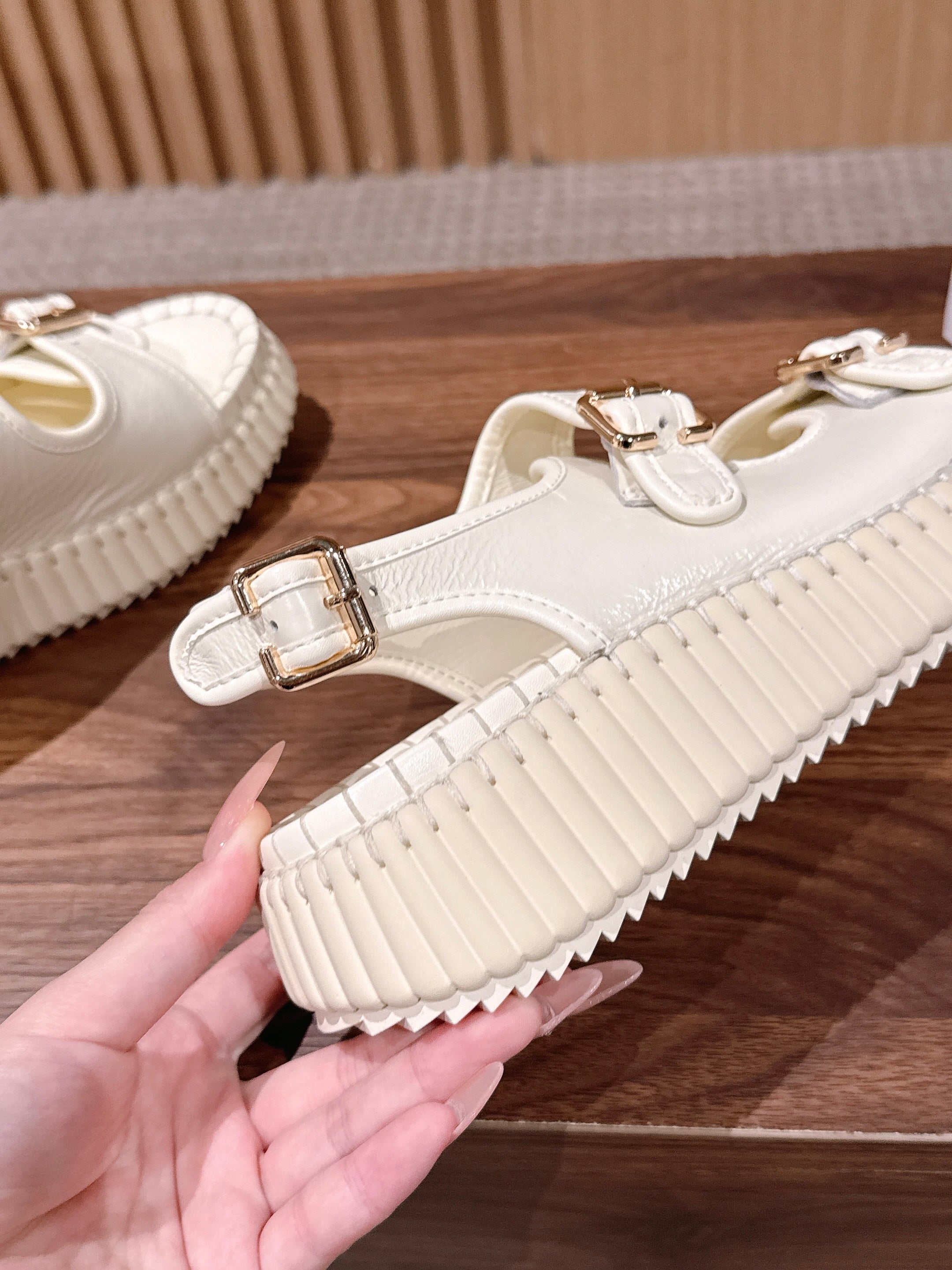 CHLOE 26S PLATFORM SANDALS IN CREAM WHITE CALFSKIN