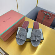 LP BLOCK HEEL SANDALS 25S IN DARK GRAY SUEDE