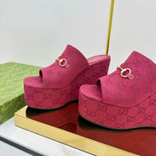 GG WEDGE SLIDES 110 IN RED FABRIC WITH GOLD HARDWARE