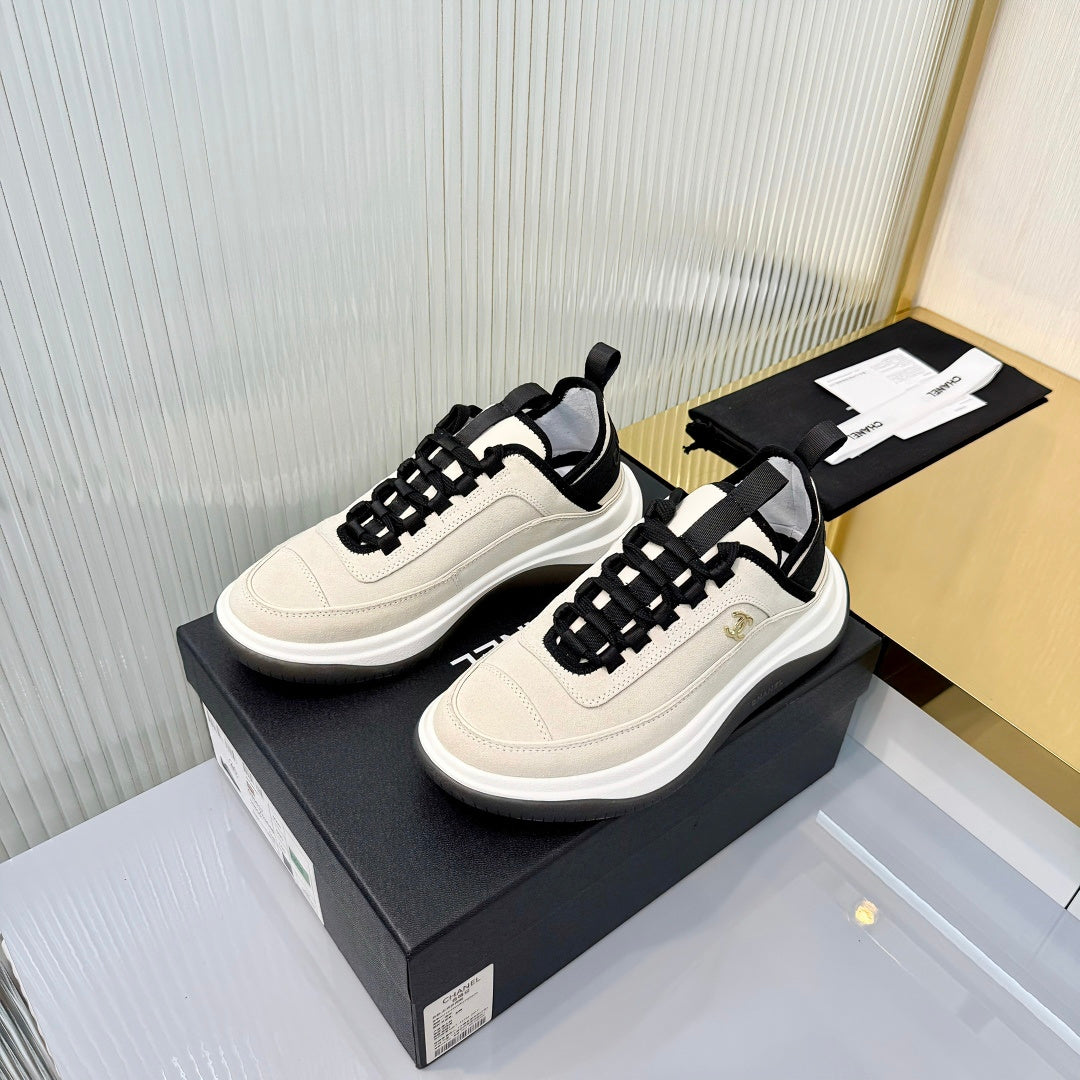 CHANEL 26S PLATFORM SNEAKERS IN BEIGE SUEDE WITH CC LOGO