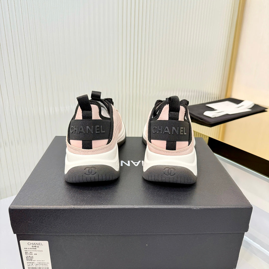 CHANEL 26S PLATFORM SNEAKERS IN LIGHT PINK SUEDE WITH CC LOGO