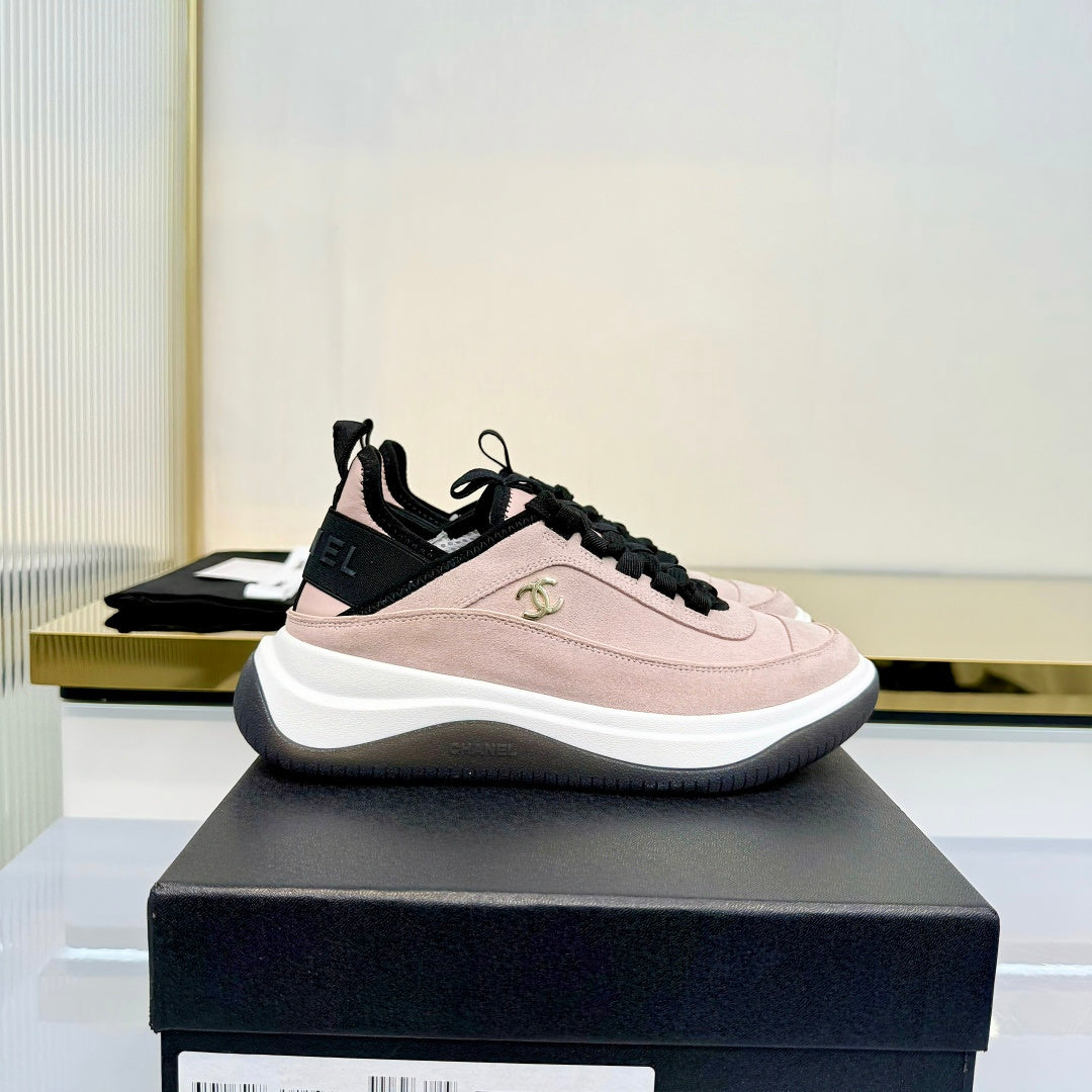 CHANEL 26S PLATFORM SNEAKERS IN LIGHT PINK SUEDE WITH CC LOGO