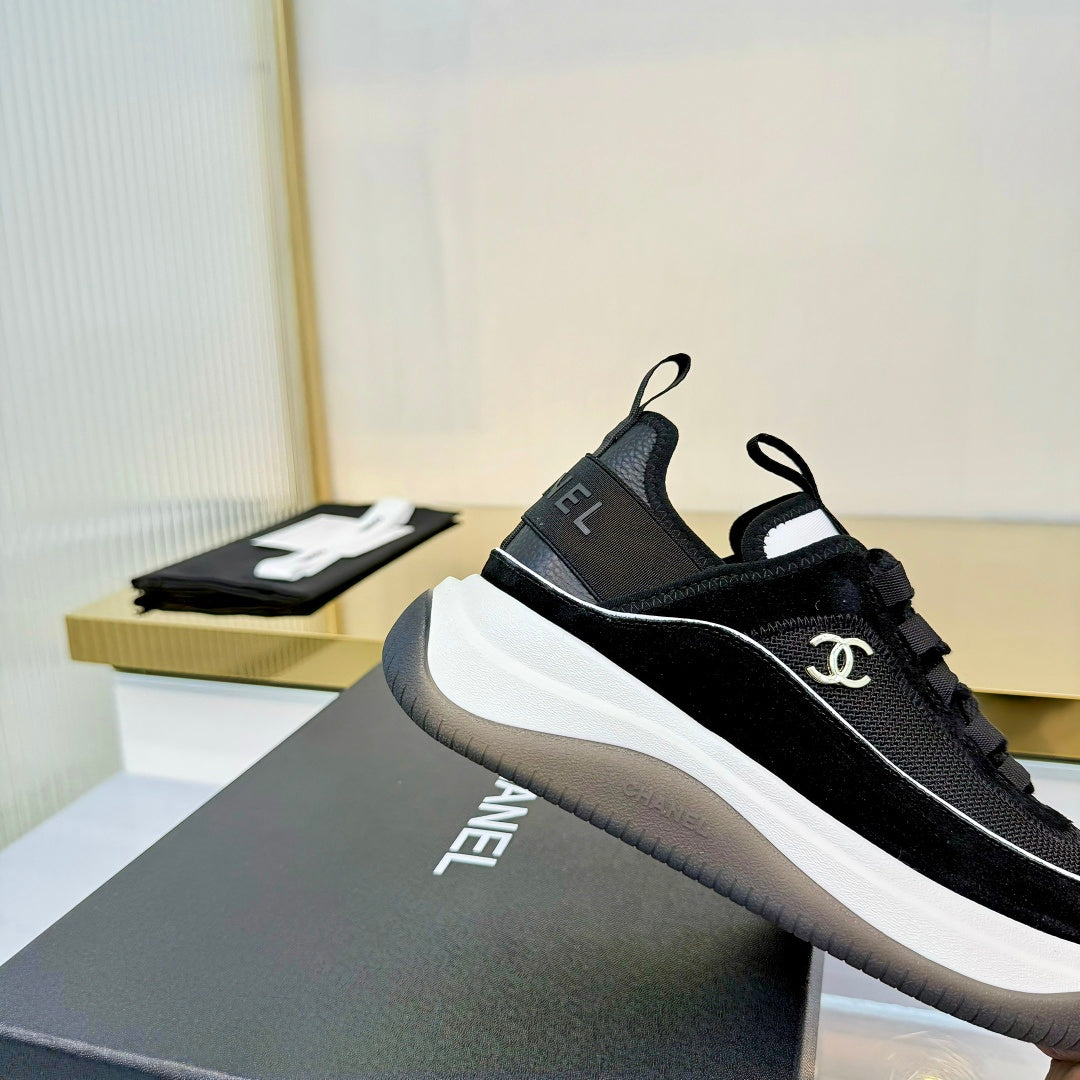 CHANEL 26S PLATFORM SNEAKERS IN BLACK MIX WHITE SUEDE WITH CC LOGO