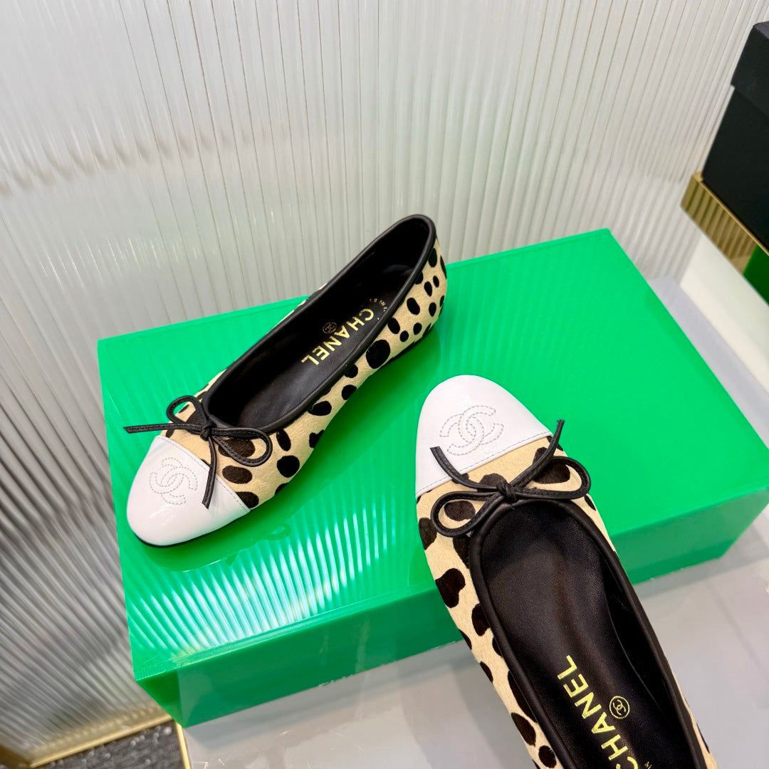 CHANEL 26S FLAT SHOES IN LIGHT YELLOW AND BLACK LEOPARD PRINT PONY HAIR