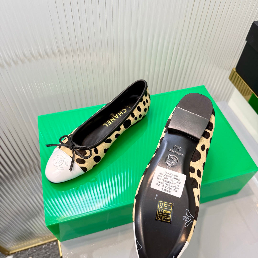 CHANEL 26S FLAT SHOES IN LIGHT YELLOW AND BLACK LEOPARD PRINT PONY HAIR