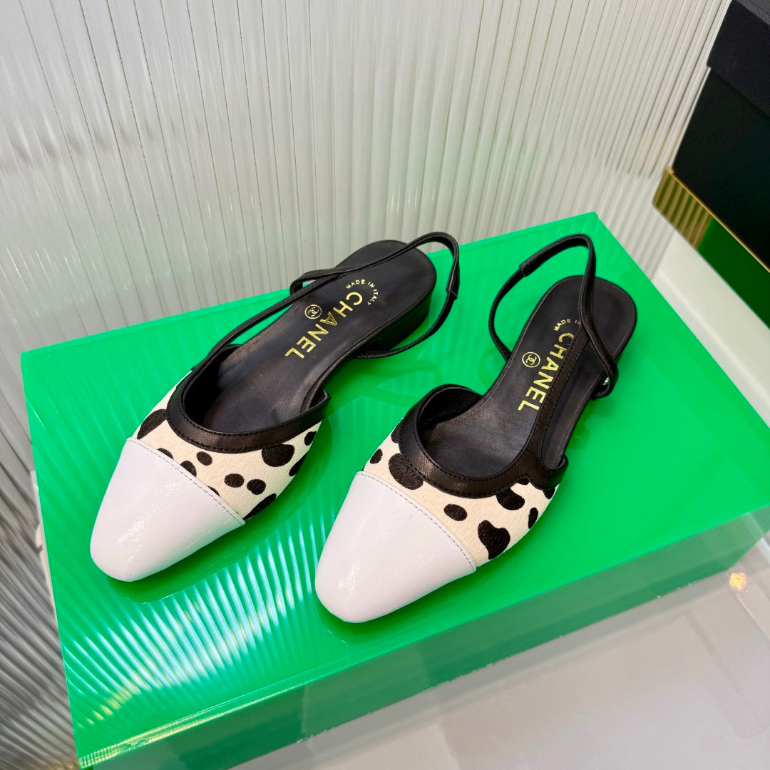 CHANEL 26S FLATS SLINGBACK IN WHITE PATENT CALFSKIN WITH LIGHT BEIGE PONY HAIR
