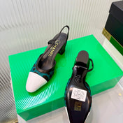 CHANEL 26S HIGH-HEEL SLINGBACKS 50 MM IN WHITE CALFSKIN AND TEAL PONY HAIR