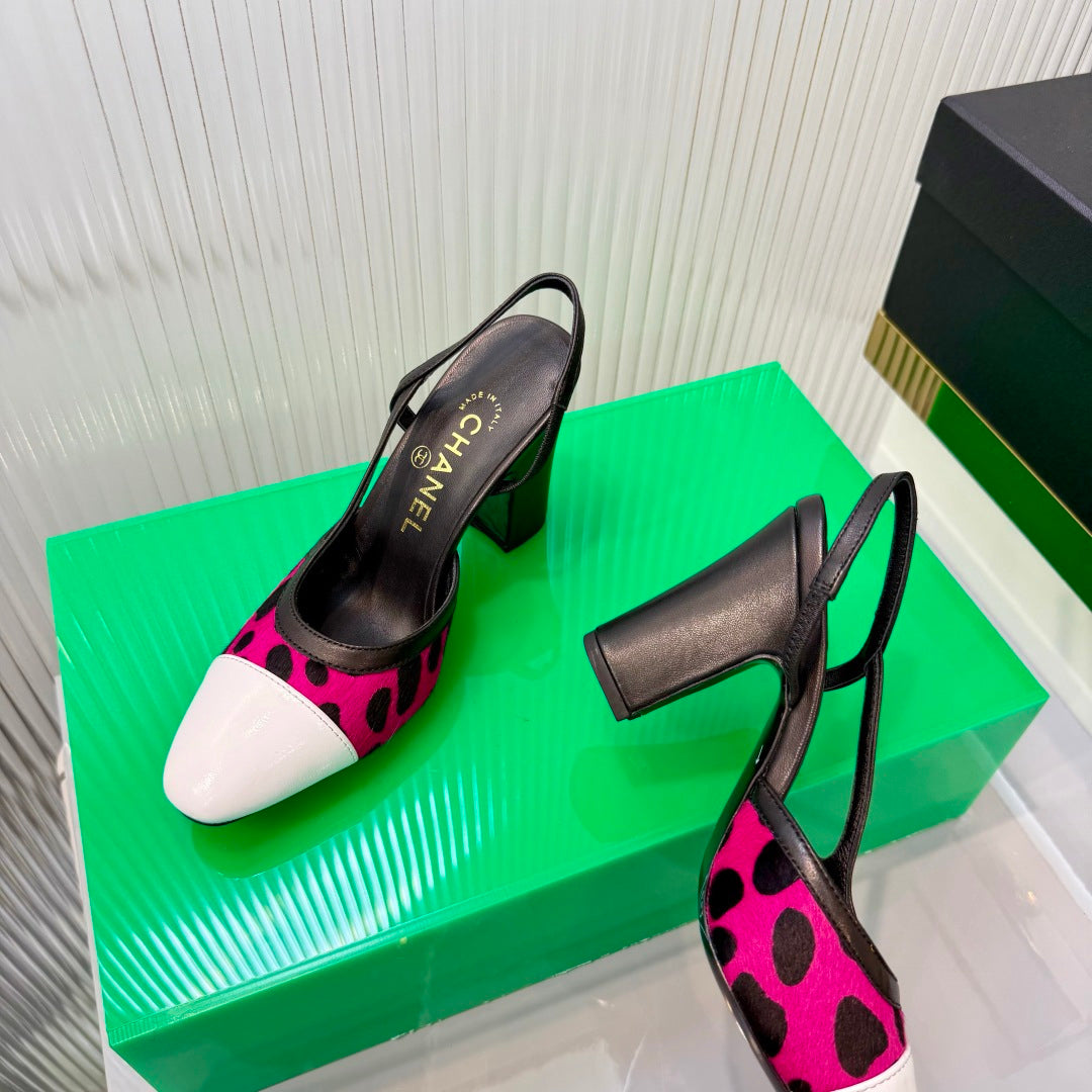 CHANEL 26S HIGH-HEEL SLINGBACKS 70 MM IN WHITE PATENT CALFSKIN WITH DARK PINK PONY HAIR